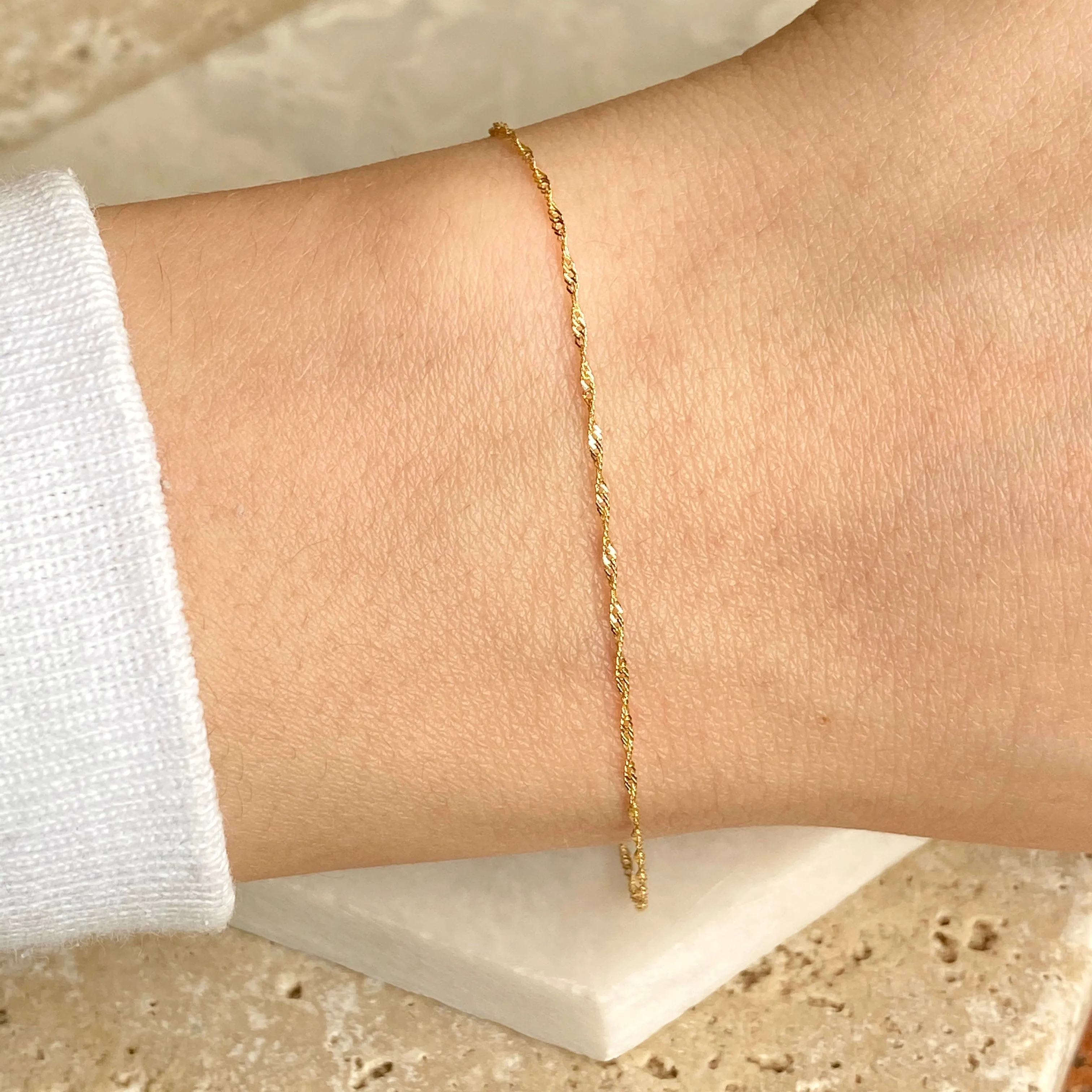 14KT Yellow Gold 1mm Singapore Link Thin Chain Bracelet 7"
