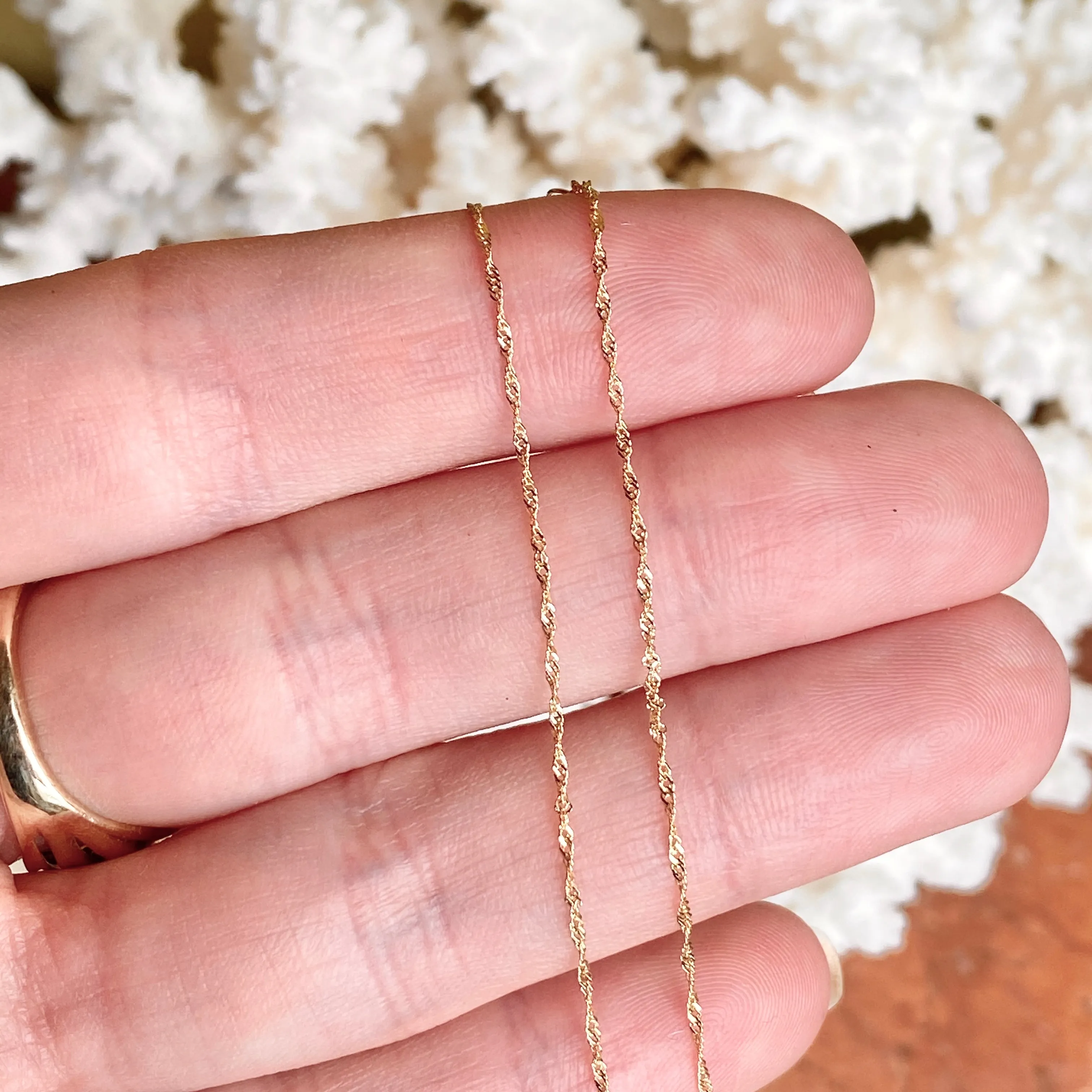 14KT Yellow Gold 1mm Singapore Link Thin Chain Bracelet 7"