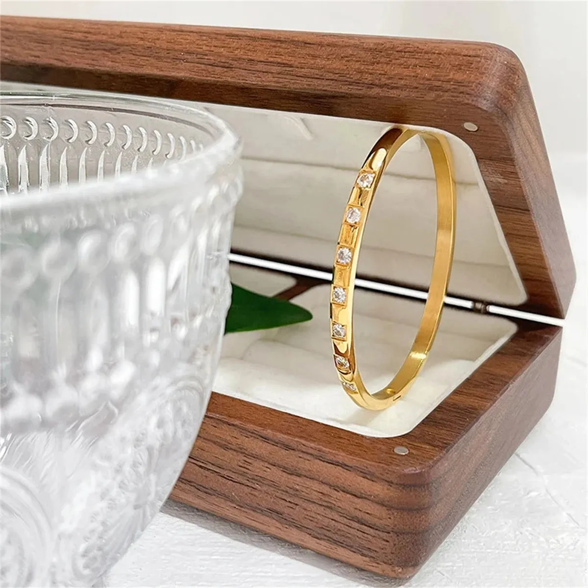 18K Gold Pleated Monarch Bangle Bracelets