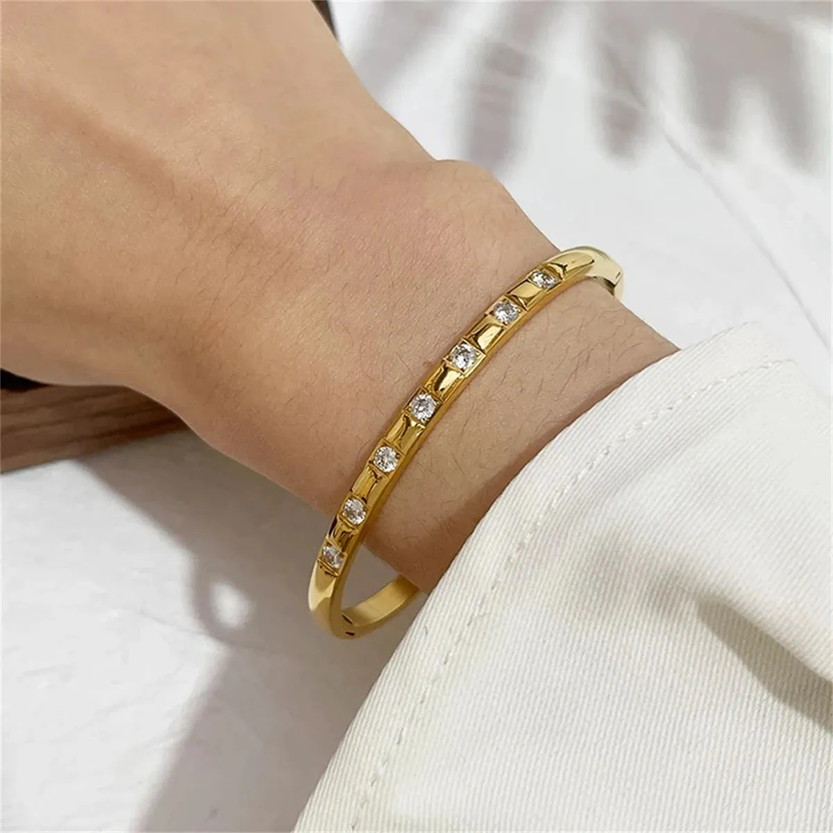 18K Gold Pleated Monarch Bangle Bracelets