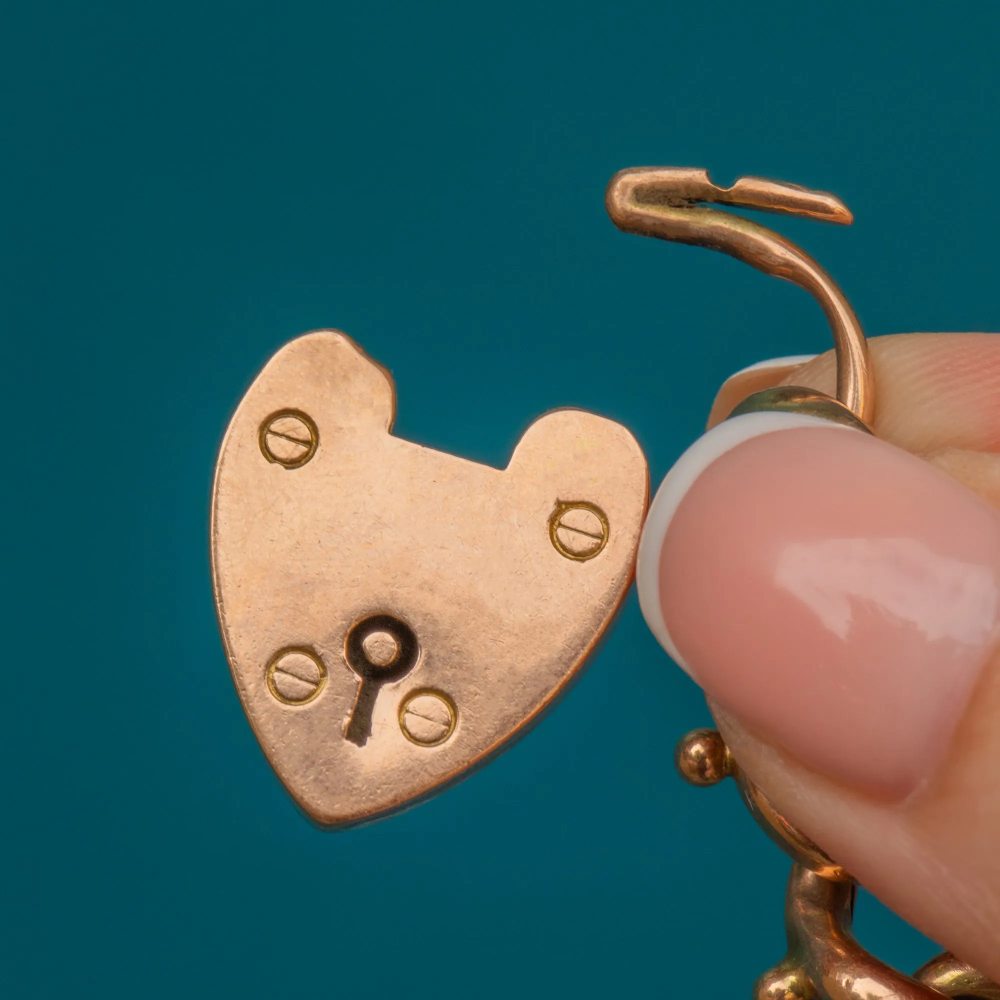 Antique 9ct Gold Curb Link Bracelet with Heart Padlock- 16.5g