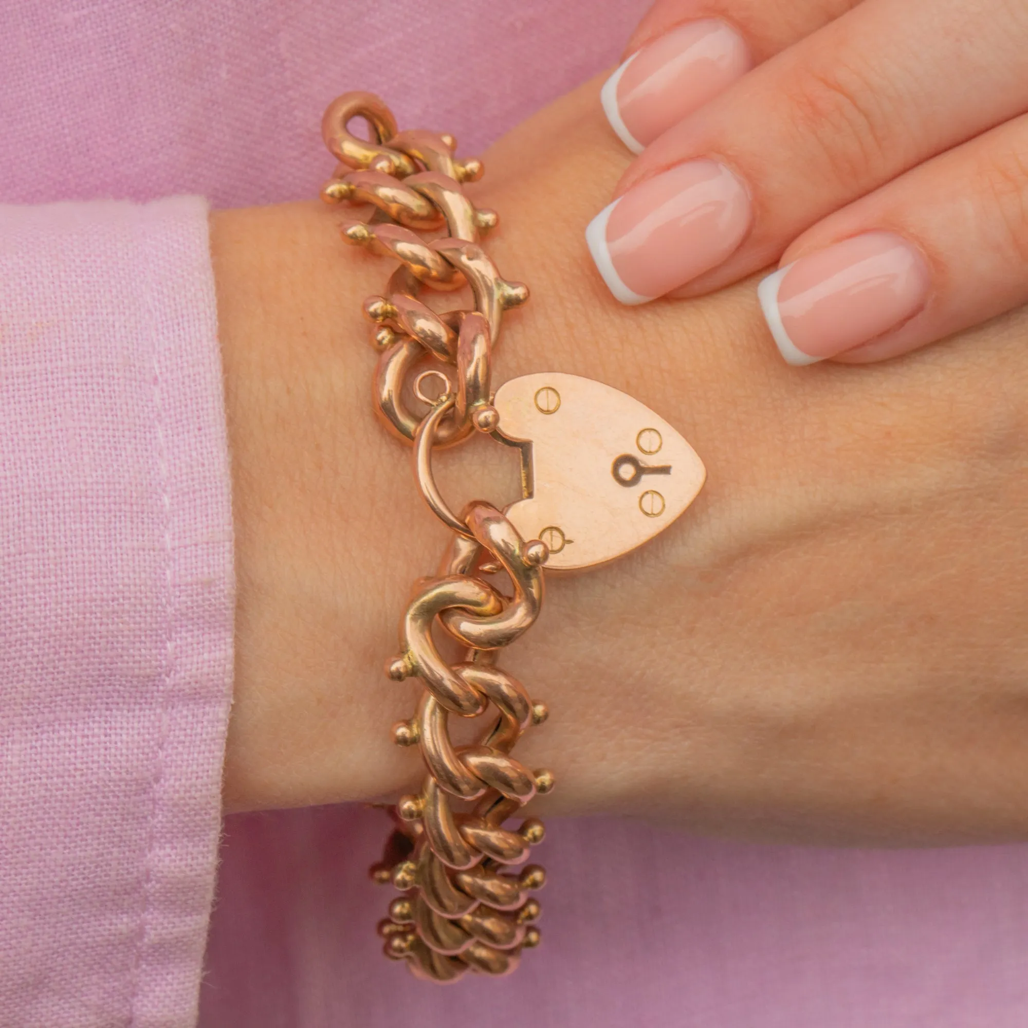 Antique 9ct Gold Curb Link Bracelet with Heart Padlock- 16.5g