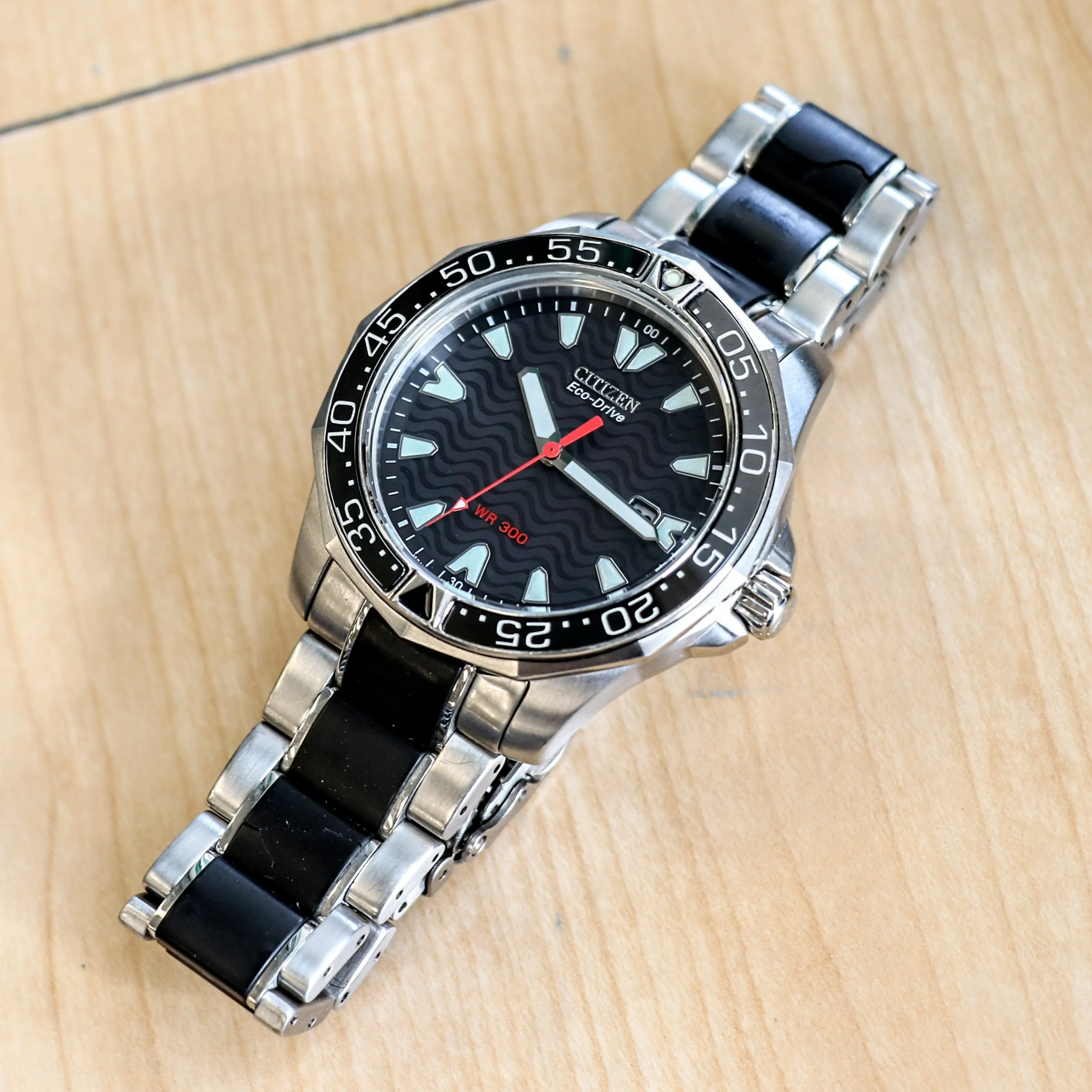 CITIZEN Eco-Drive Infusion Watch Ref. BN0030-71E Date Indicator WR 300 Diver Wristwatch