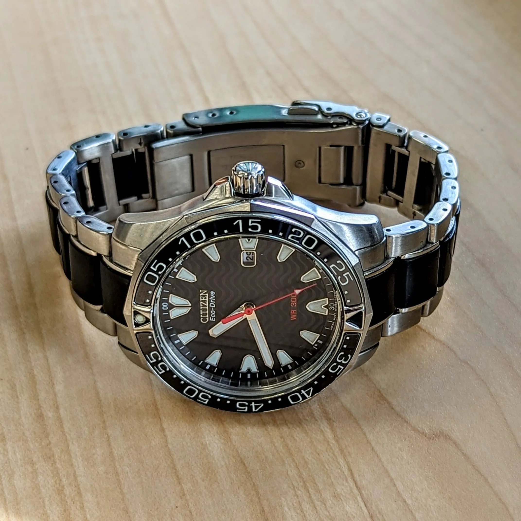CITIZEN Eco-Drive Infusion Watch Ref. BN0030-71E Date Indicator WR 300 Diver Wristwatch