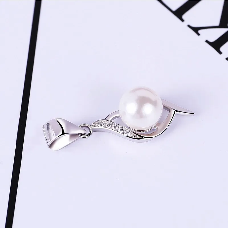 Female Luxury Fashion Imitation Pearl Pendant Necklaces