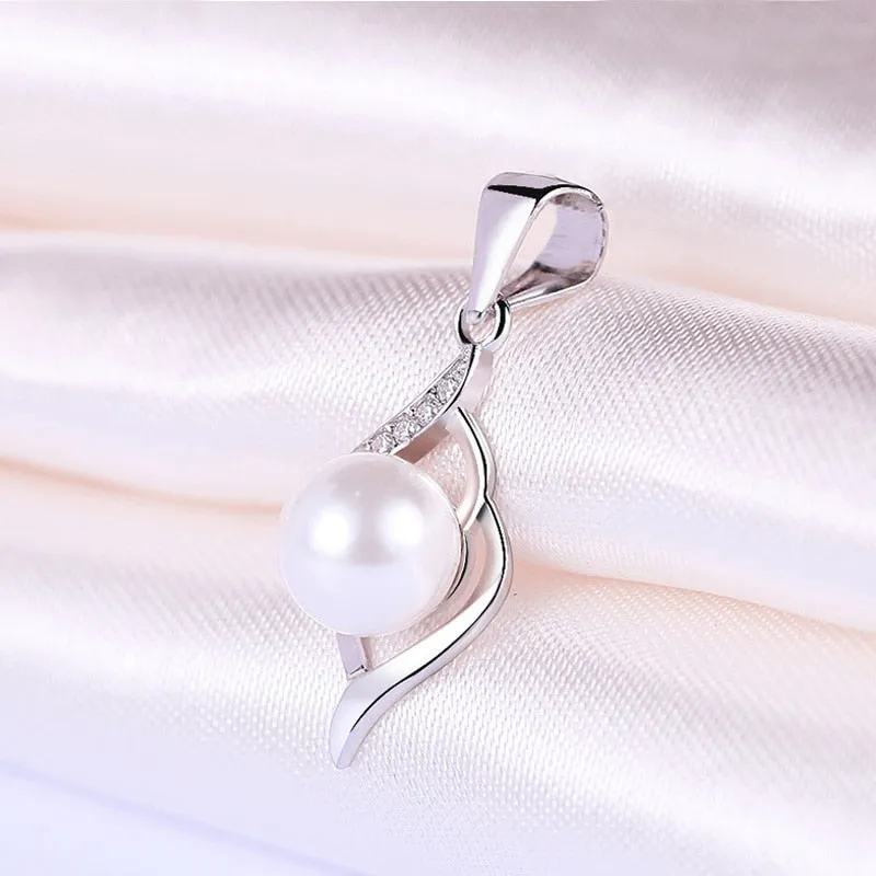 Female Luxury Fashion Imitation Pearl Pendant Necklaces