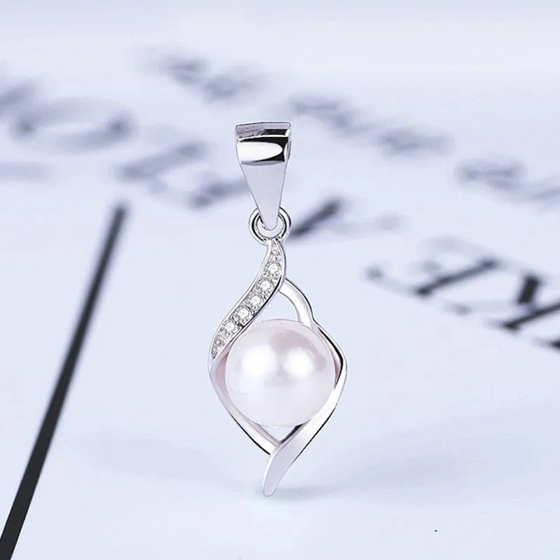 Female Luxury Fashion Imitation Pearl Pendant Necklaces