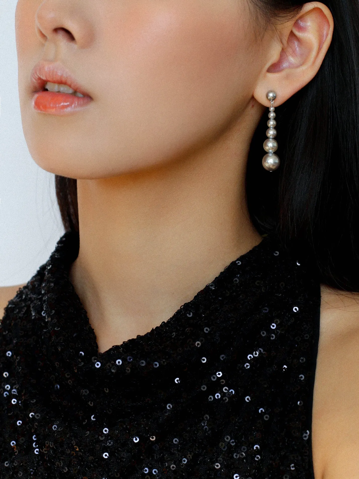 Gradient Pearl Drop Earrings