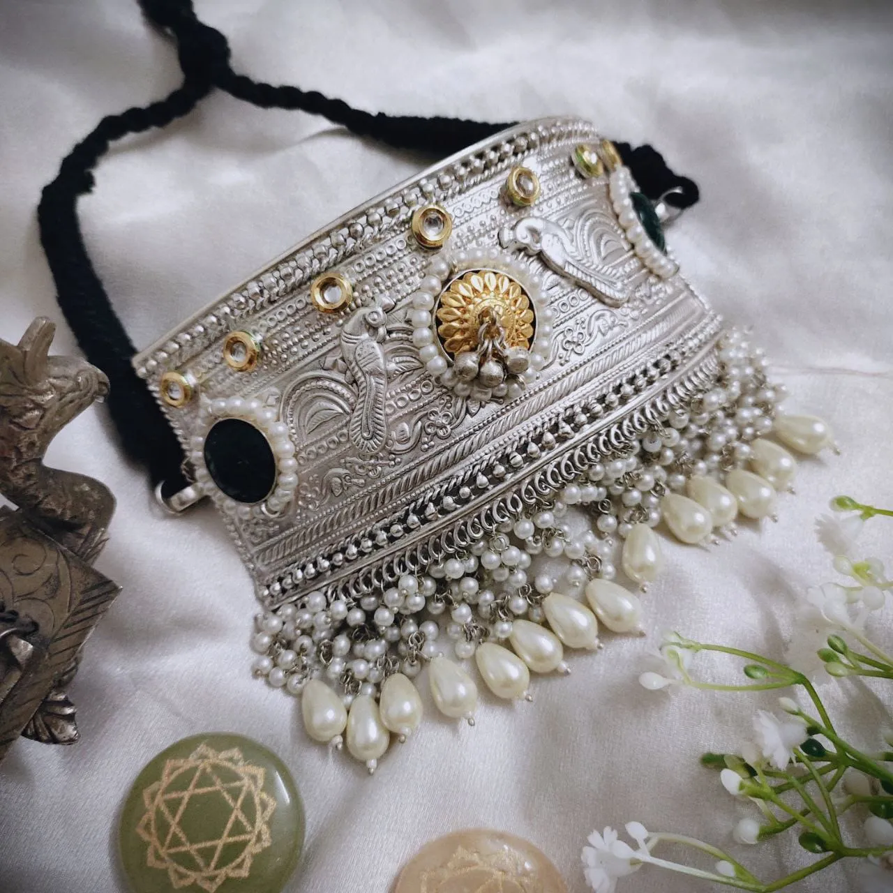 Jumbo tribal choker set
