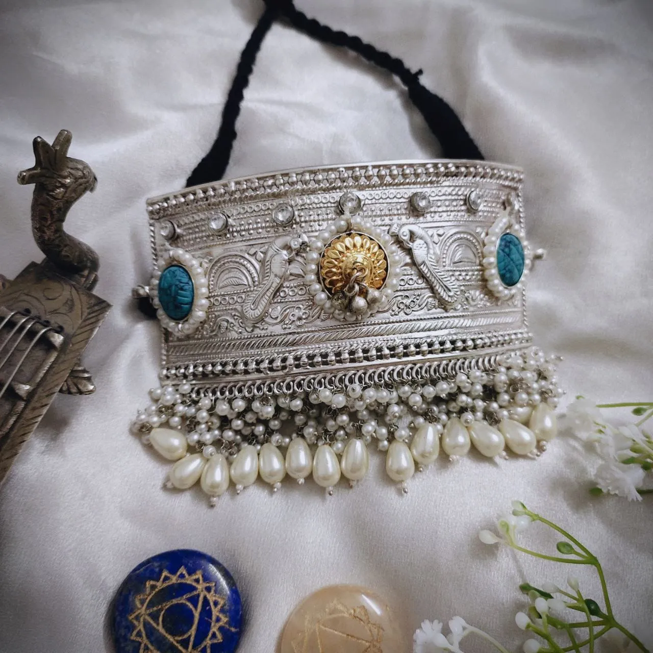 Jumbo tribal choker set