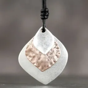 Long Necklace for Women Vintage Jewelry Leaf Black Goth Chain New in Necklaces&Pendants
