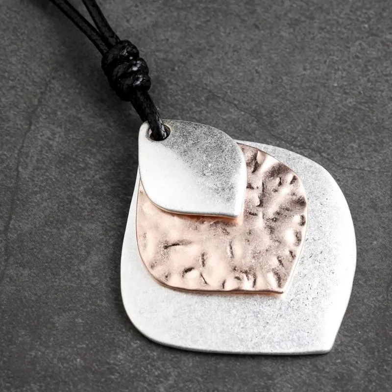 Long Necklace for Women Vintage Jewelry Leaf Black Goth Chain New in Necklaces&Pendants