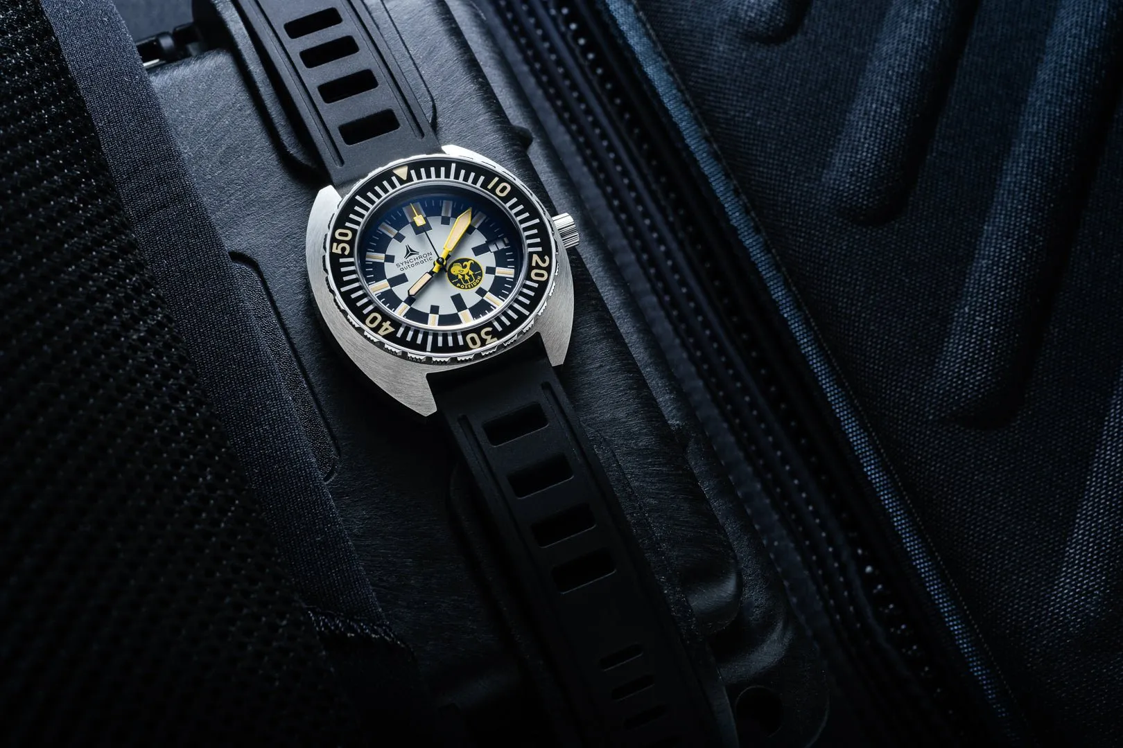 New SYNCHRON POSEIDON Diving Watch ISOfrane Rubber Limited Edition 481/1000