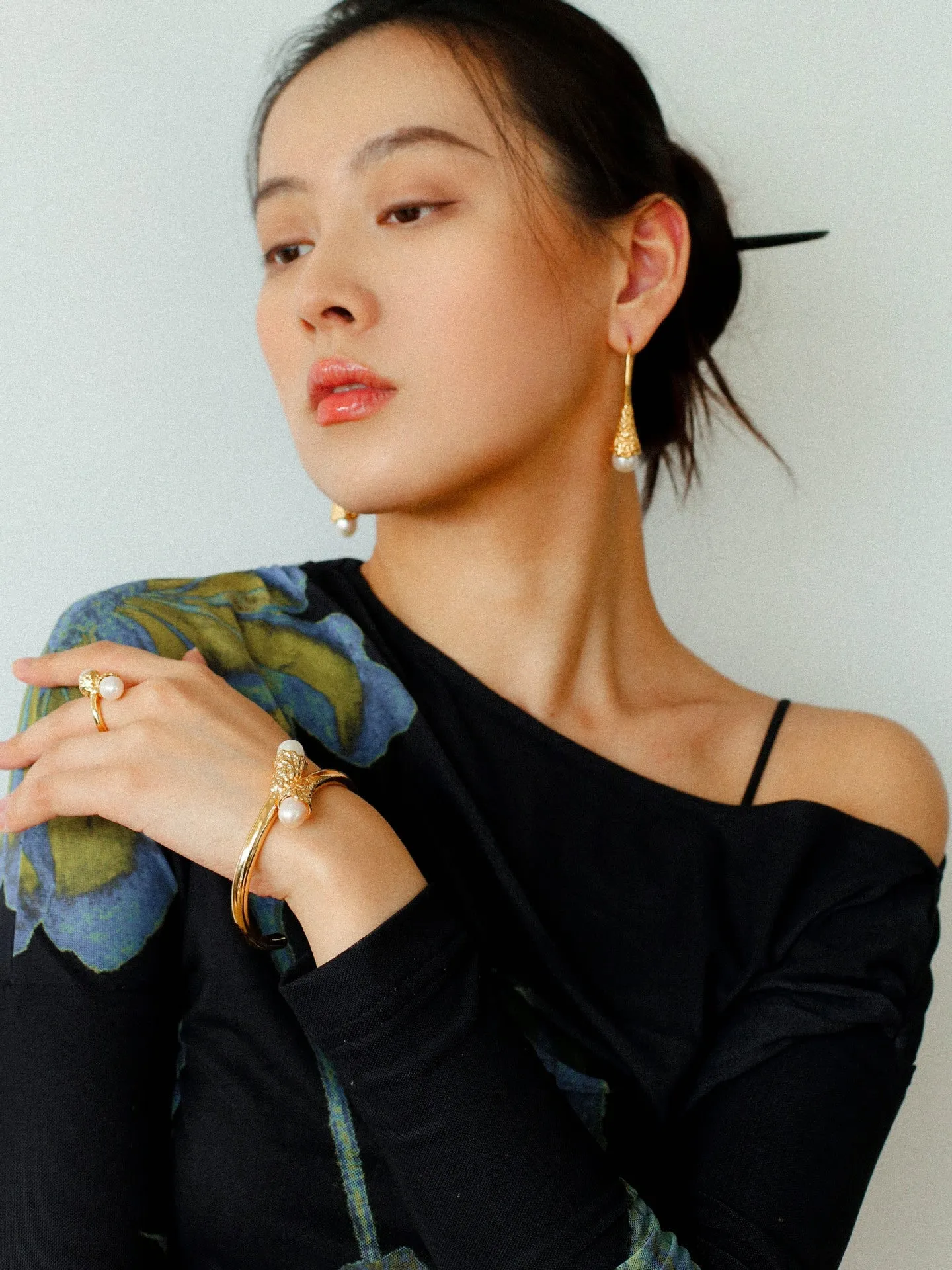 Niche Drop-shaped Agate Texture Ear Hook Earrings