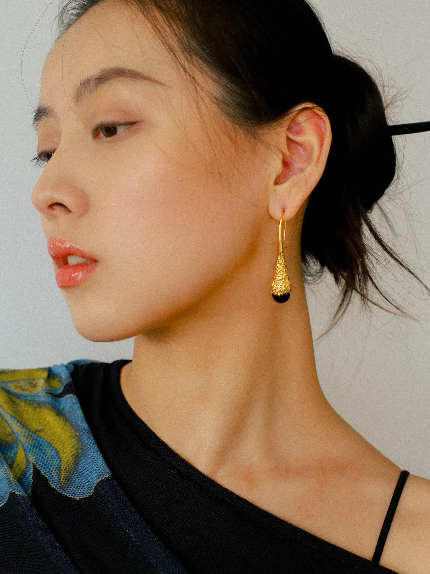 Niche Drop-shaped Agate Texture Ear Hook Earrings