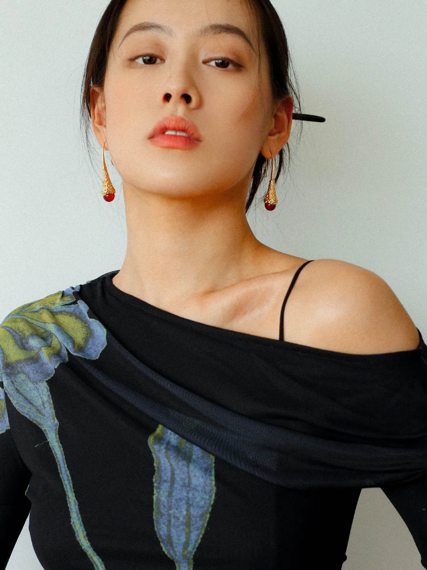 Niche Drop-shaped Agate Texture Ear Hook Earrings