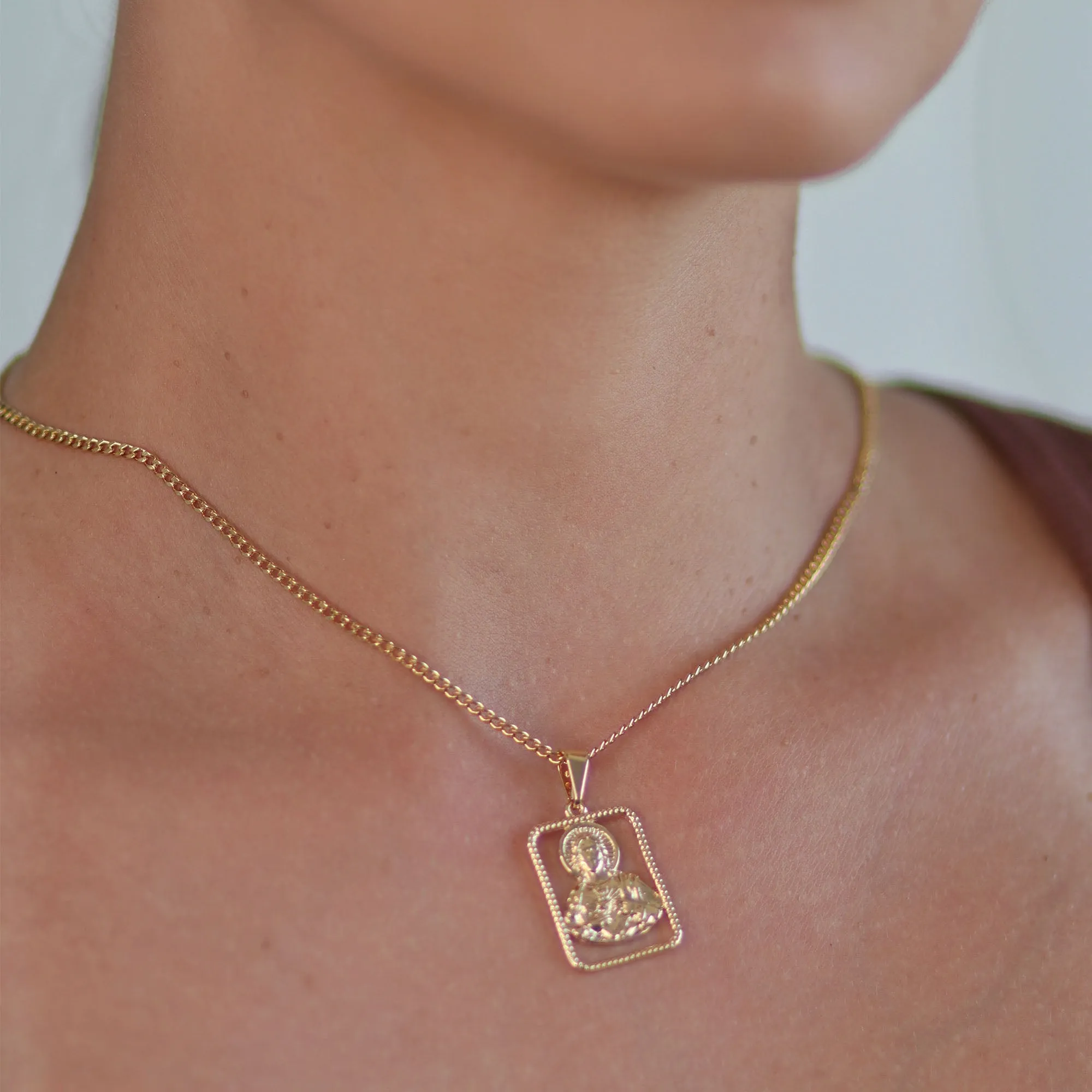 Unisex Religious Pendant Necklace with Jesus Christ Medallion in Gold for Men & Teens